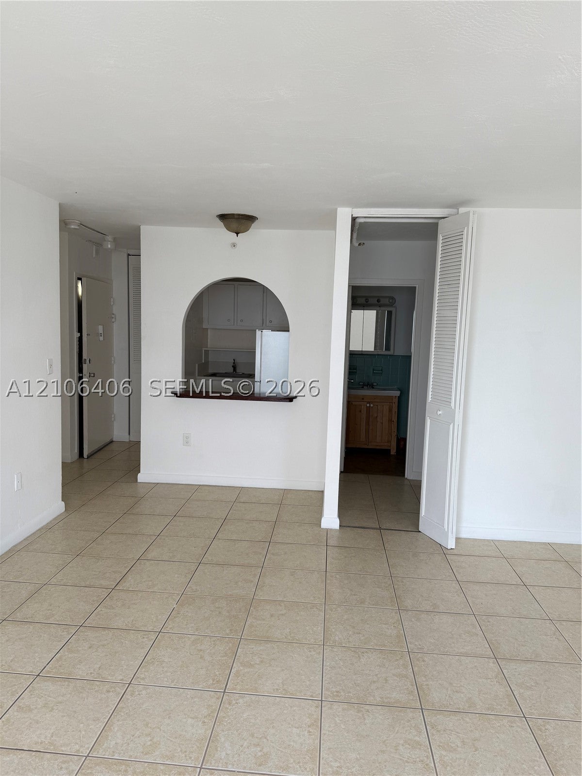 3100 Collins Ave 702
