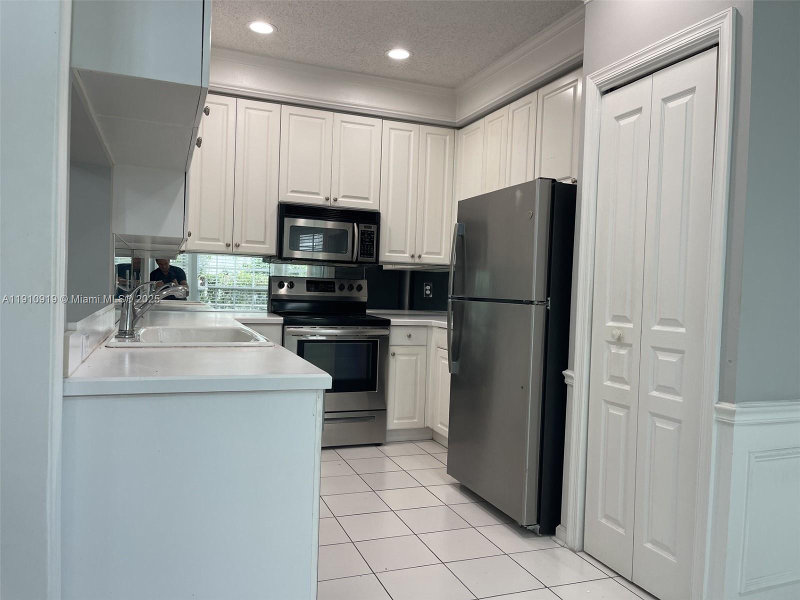 ST ANDREWS GRAND CONDO - Residential Lease