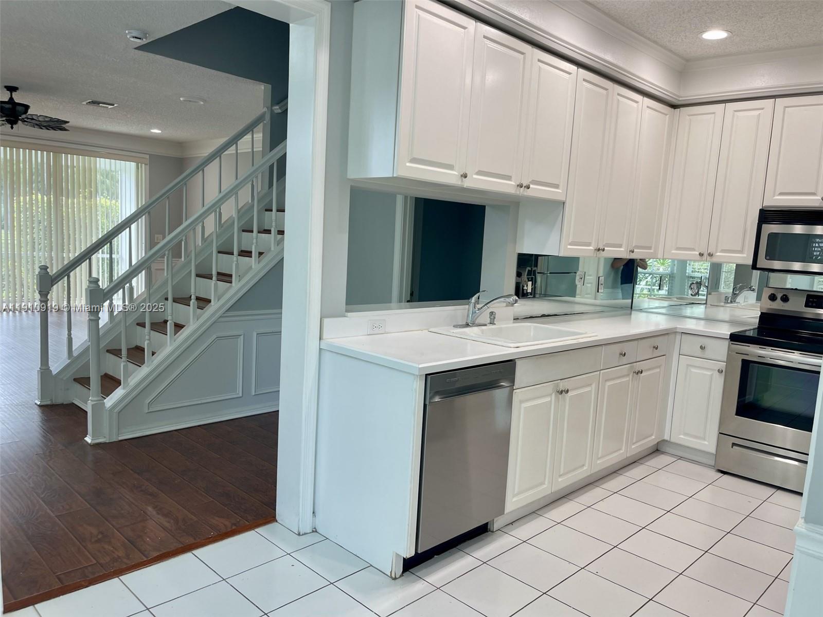 ST ANDREWS GRAND CONDO - Residential Lease