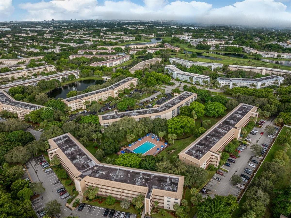 LUCAYA VILLAGE 1-C CONDO - Residential