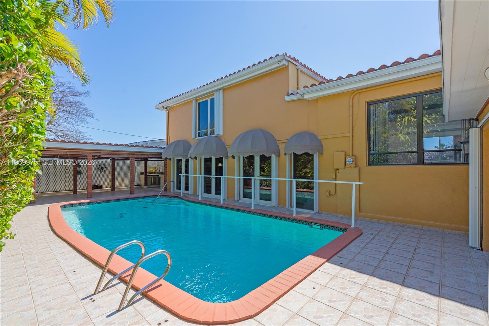 MIRACLE MANOR 1ST ADDN - Residential