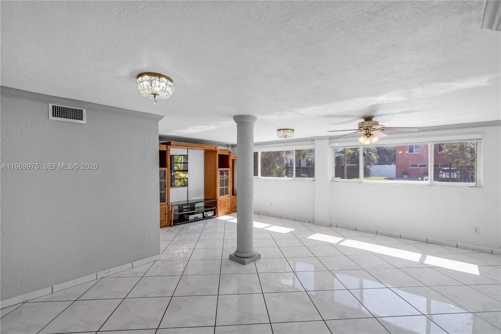 MIRACLE MANOR 1ST ADDN - Residential