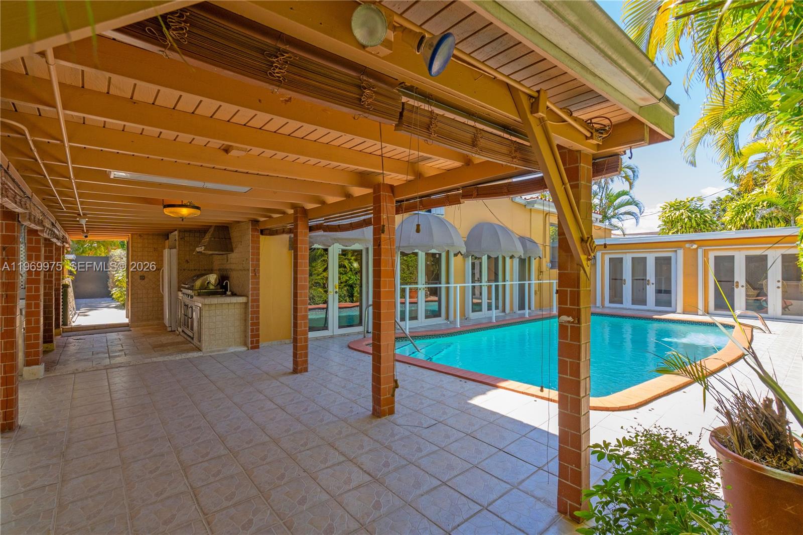 MIRACLE MANOR 1ST ADDN - Residential