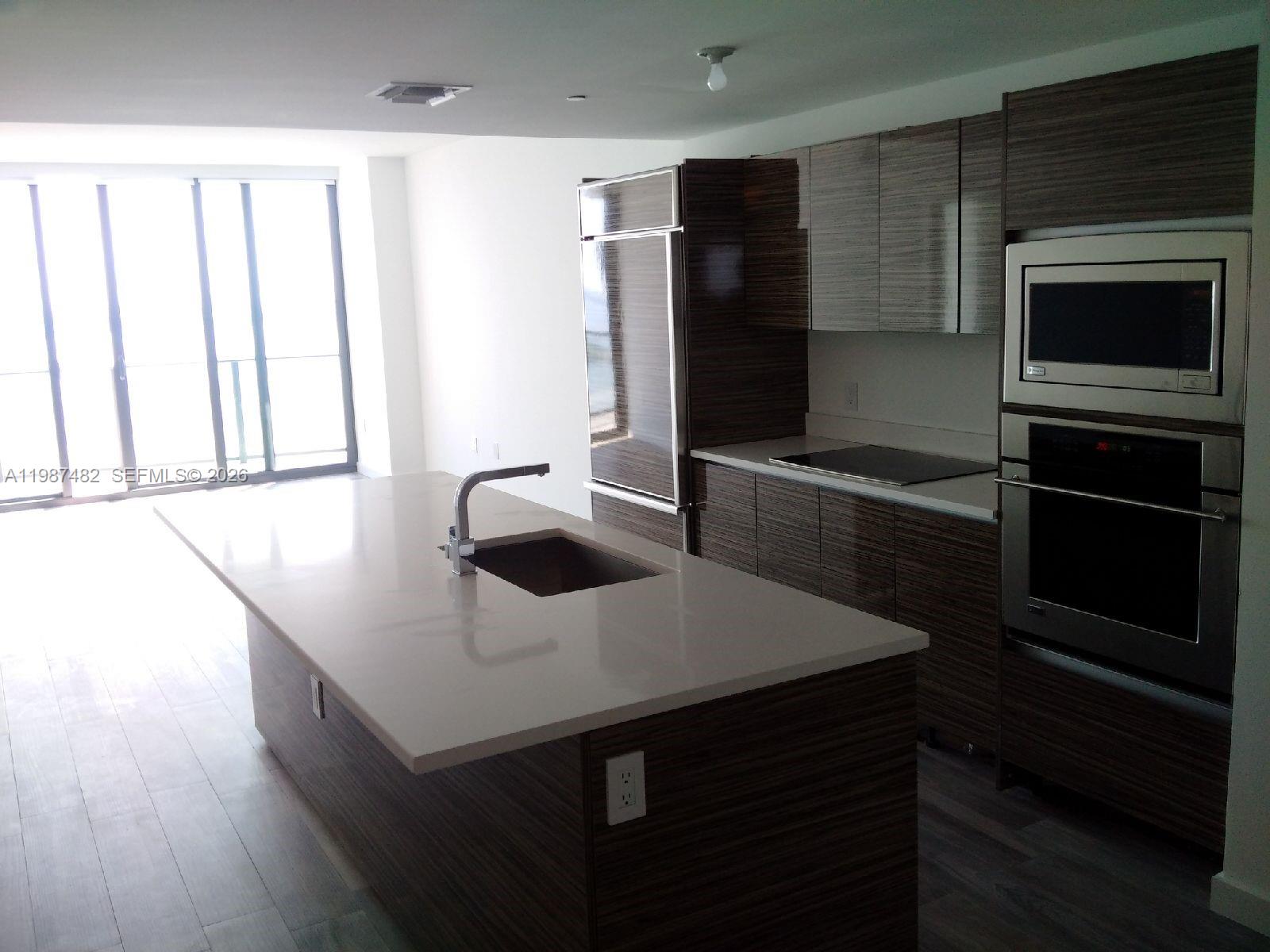 ICON BAY CONDO - Residential Lease