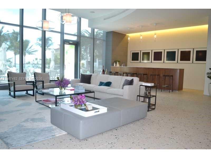 ICON BAY CONDO - Residential Lease