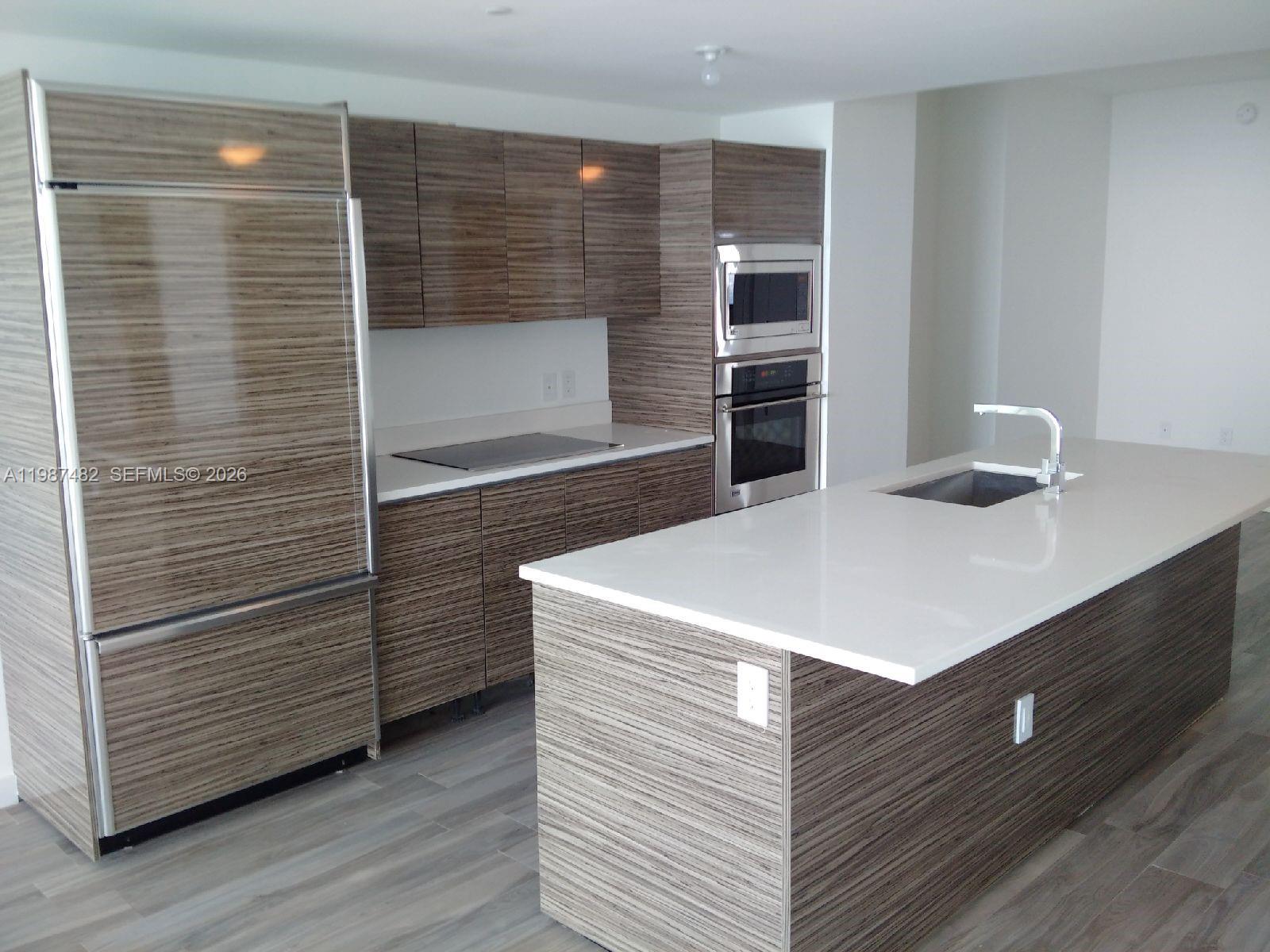 ICON BAY CONDO - Residential Lease