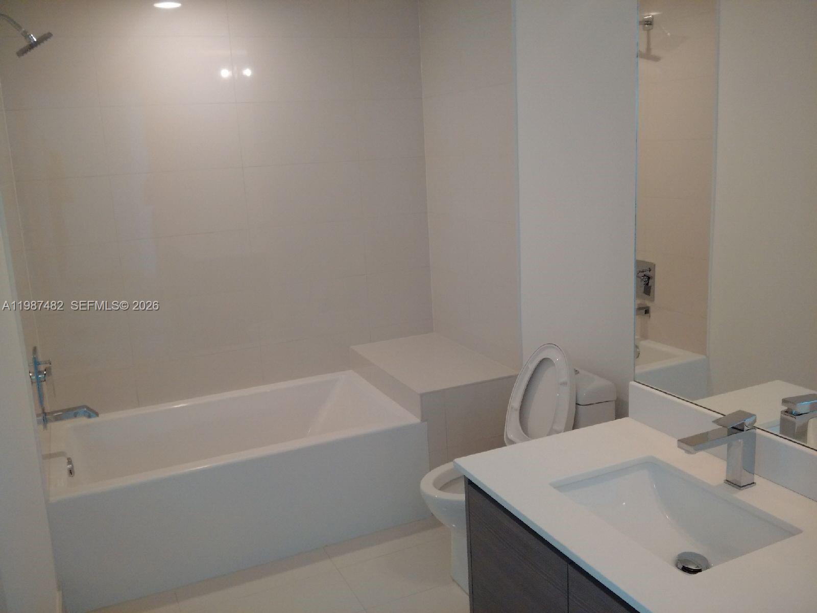 ICON BAY CONDO - Residential Lease