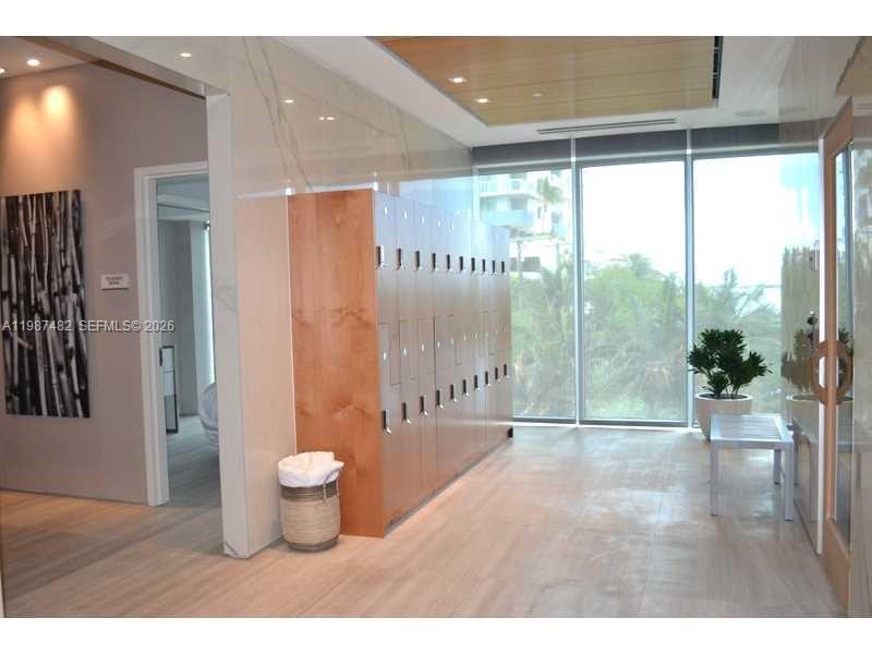 ICON BAY CONDO - Residential Lease