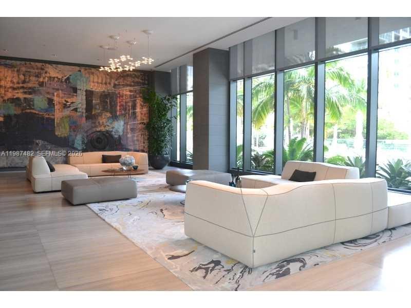 ICON BAY CONDO - Residential Lease