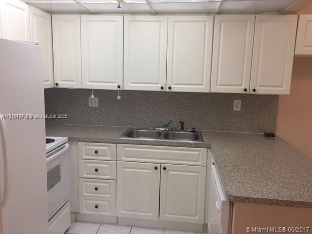 GREYNOLDS PARK CLUB CONDO - Residential