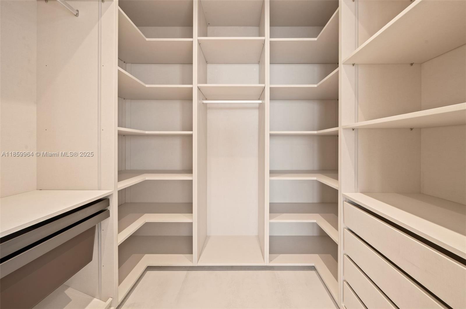 ARIA RESERVE - Residential Lease