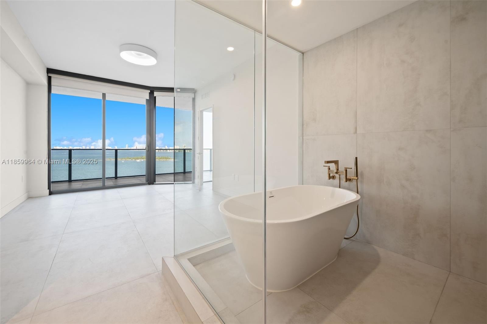 ARIA RESERVE - Residential Lease