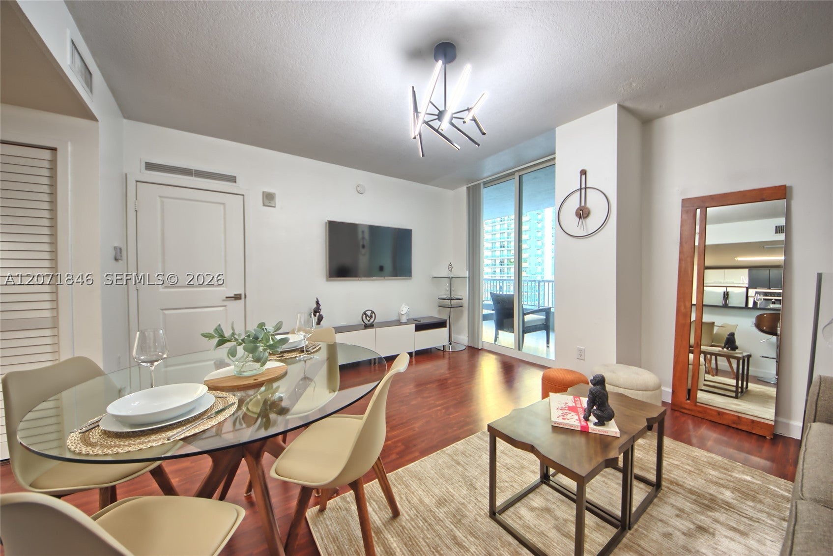 170 SE 14th St 2303