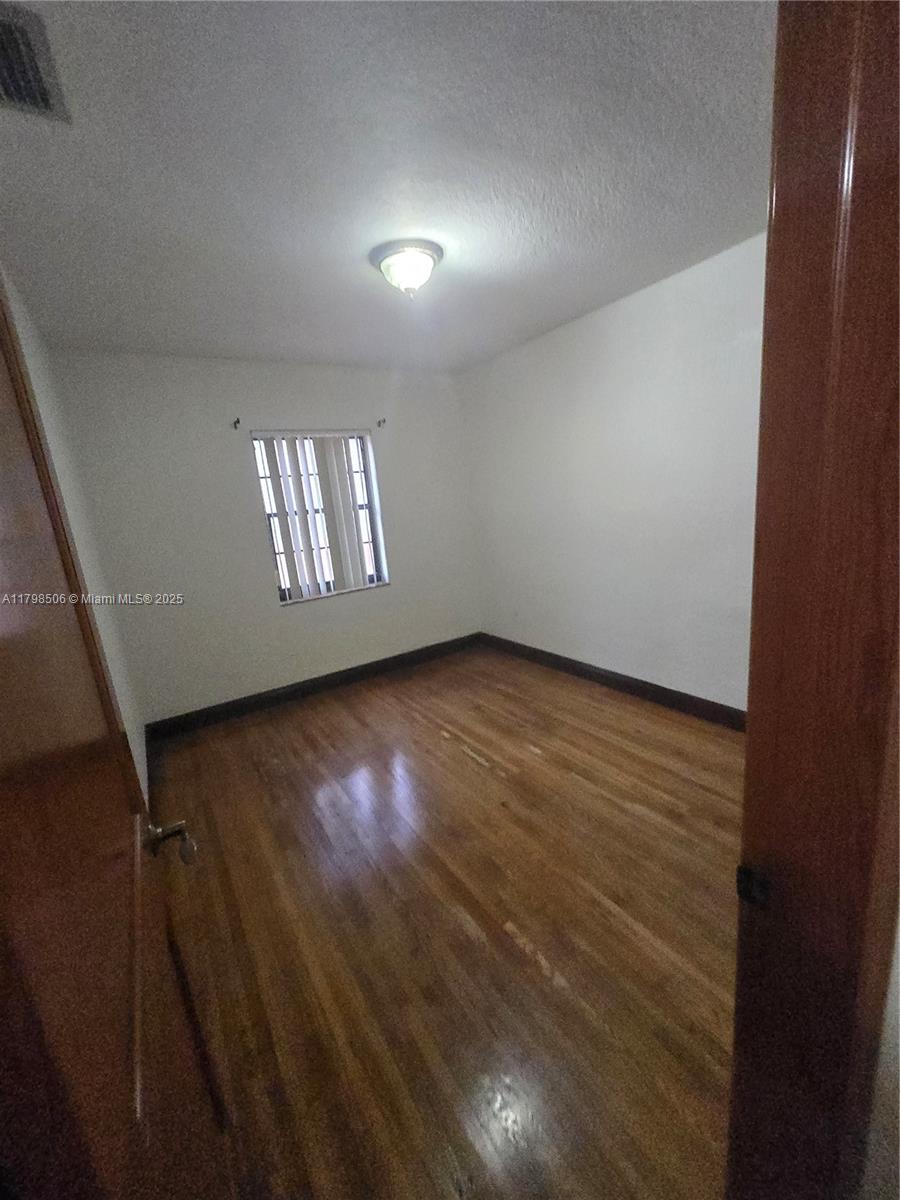 KEW GARDENS - Residential Lease