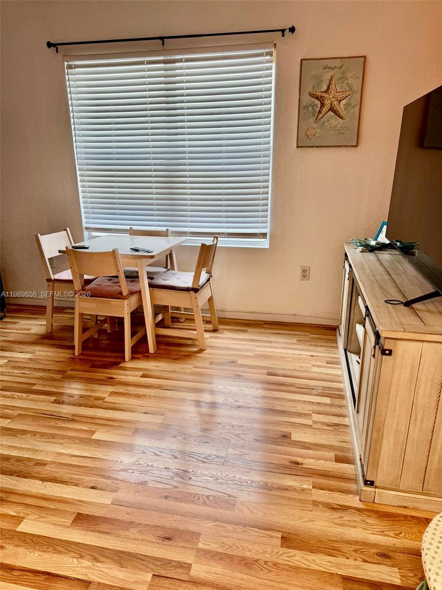 WELWORTH CONDO - Residential