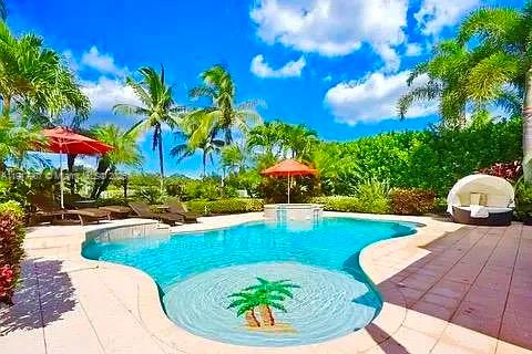 585 SW Yacht Basin Way