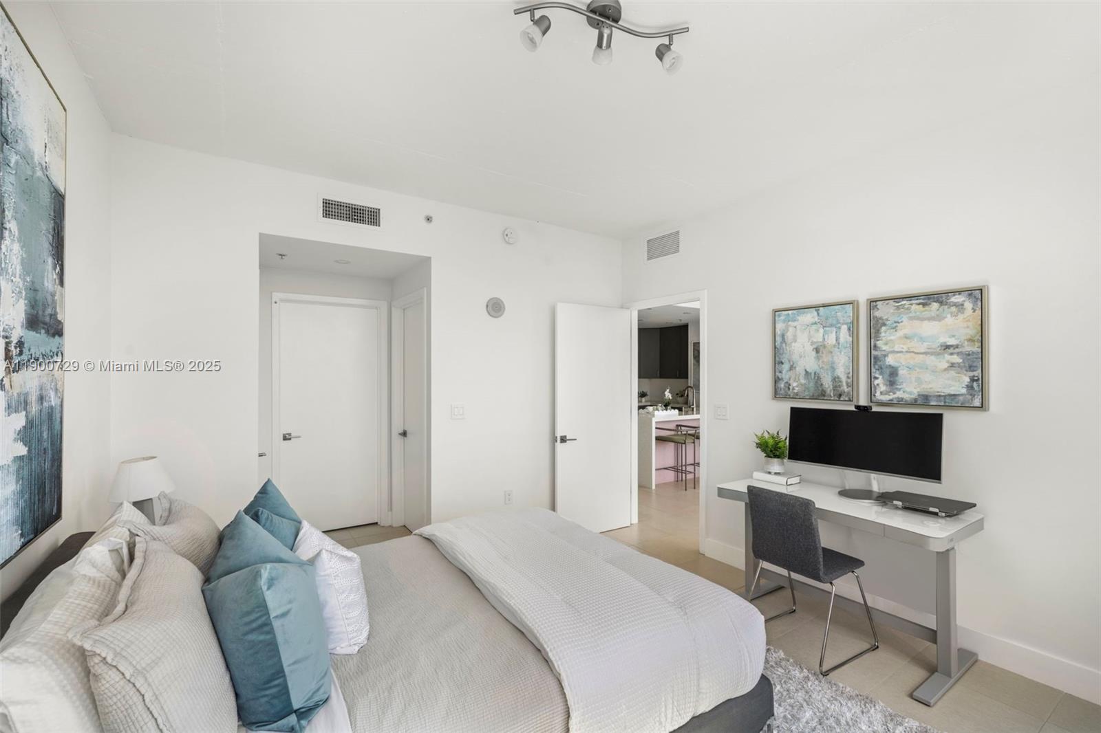 FOUR MIDTOWN MIAMI CONDO - Residential