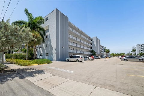 Photo of 233 NE 14th Ave #2nd floor, Hallandale Beach, FL 33009 (MLS # A12089834)