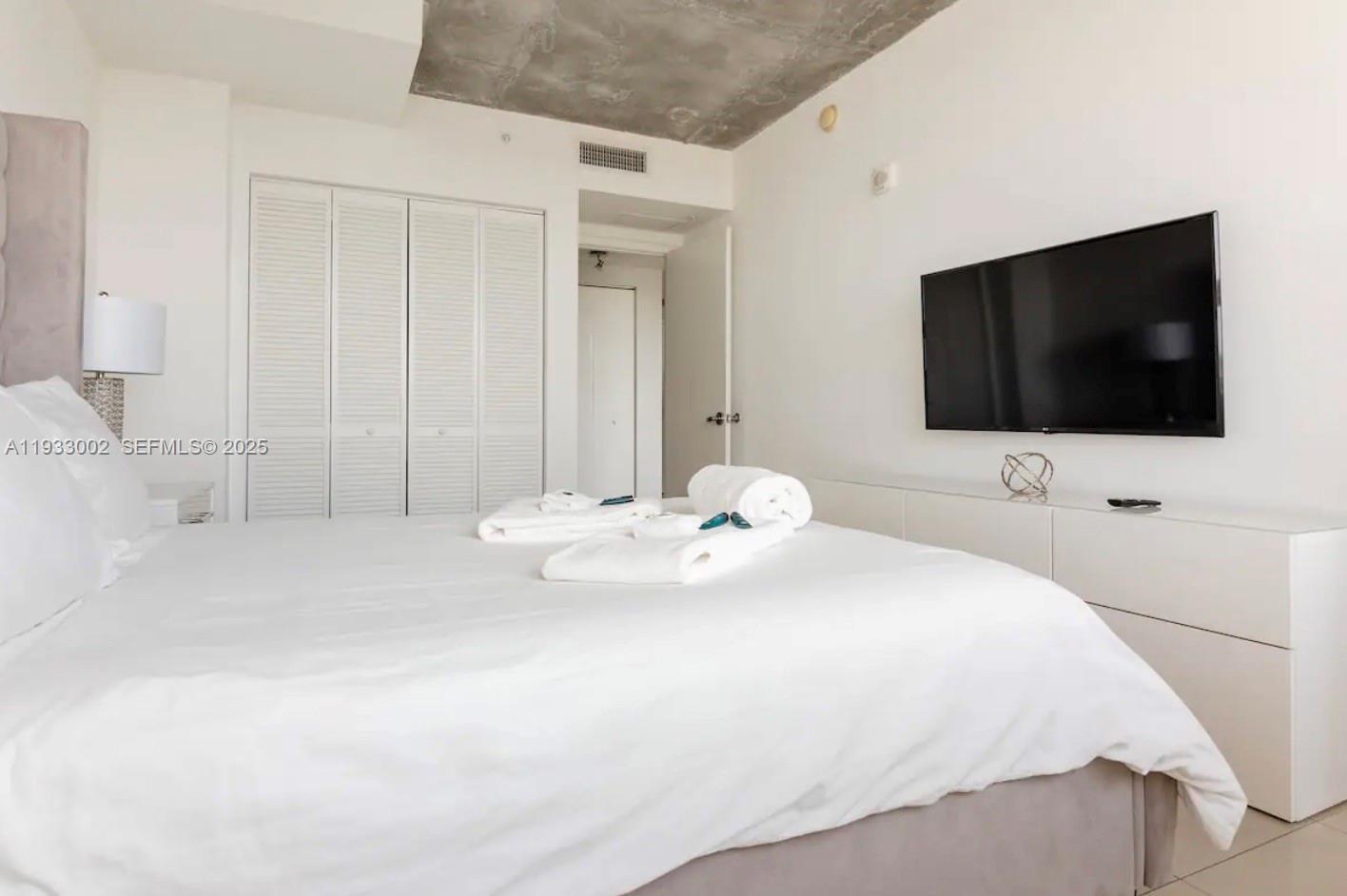 MIDBLOCK MIAMI CONDO - Residential