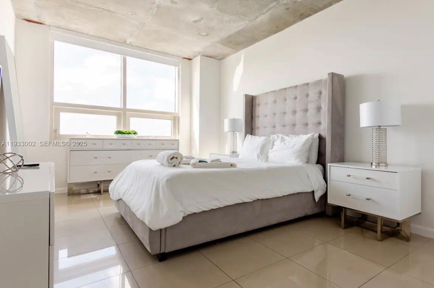 MIDBLOCK MIAMI CONDO - Residential