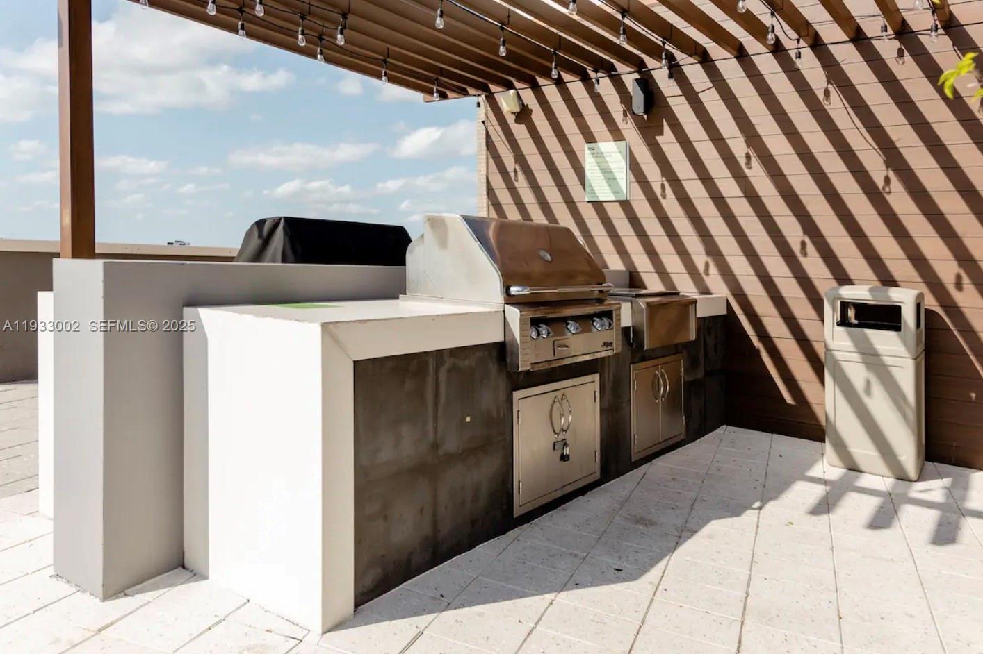 MIDBLOCK MIAMI CONDO - Residential