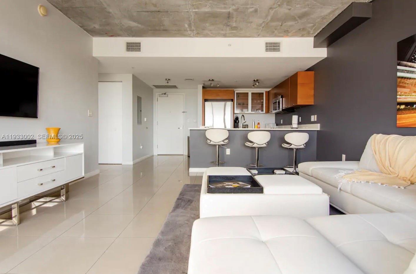 MIDBLOCK MIAMI CONDO - Residential