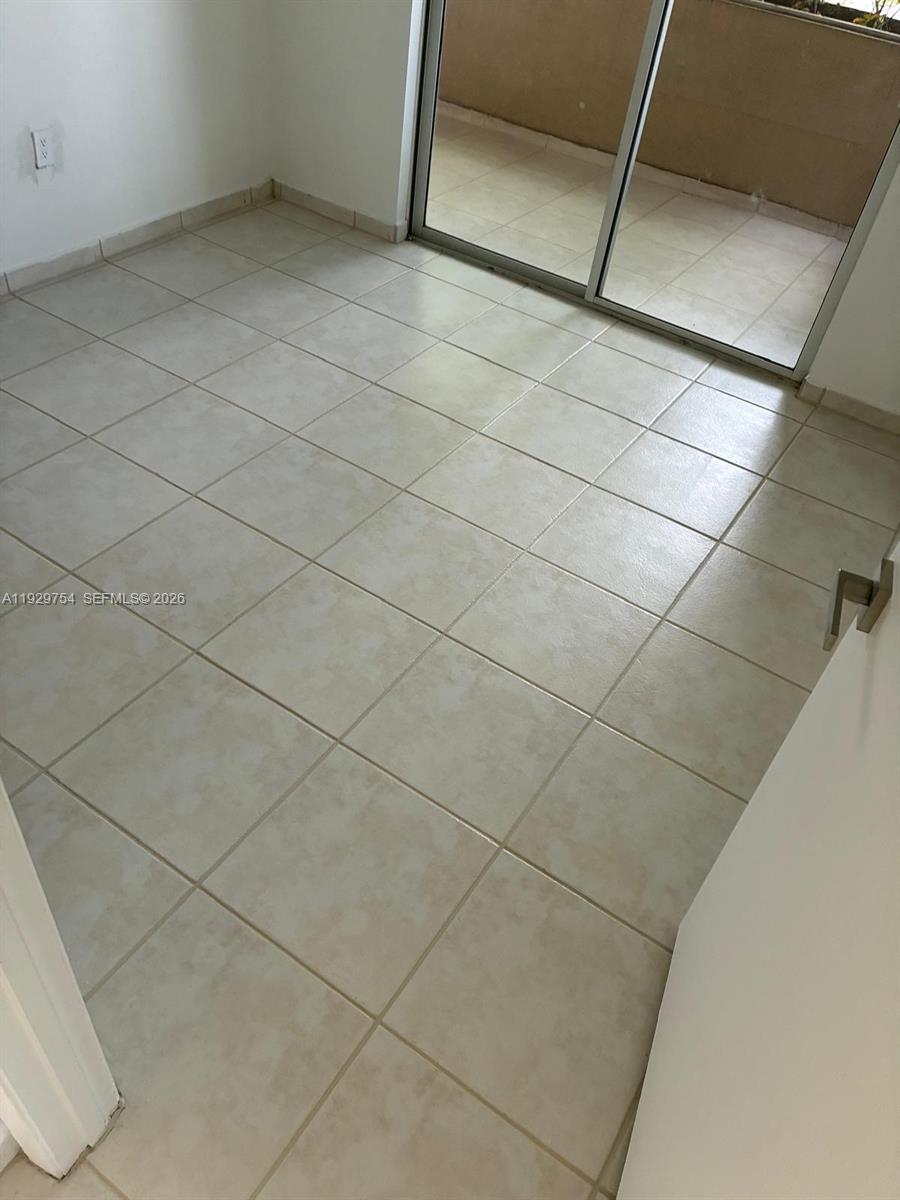 DORAL PK CO CLUB VILLAS C - Residential Lease