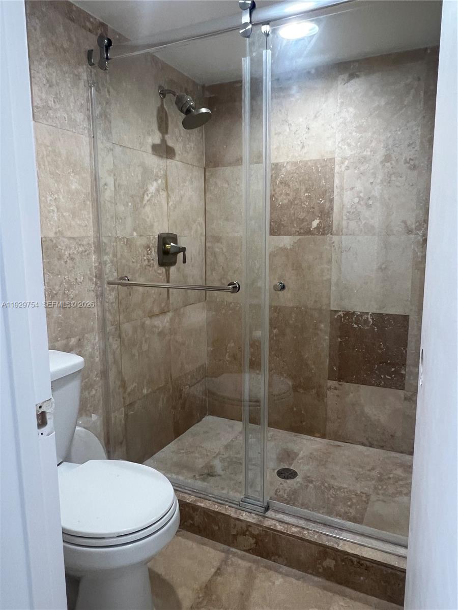 DORAL PK CO CLUB VILLAS C - Residential Lease