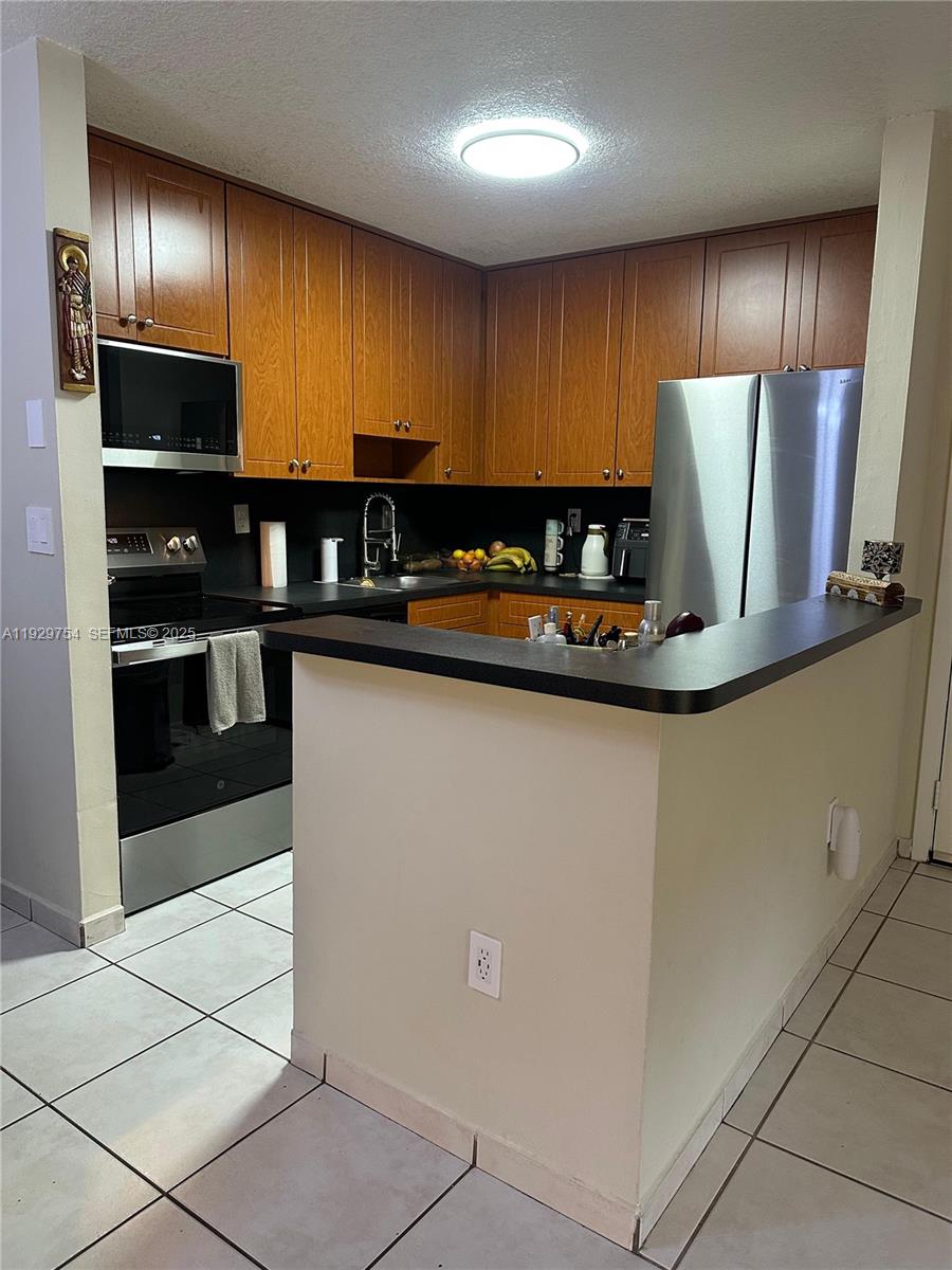 DORAL PK CO CLUB VILLAS C - Residential Lease