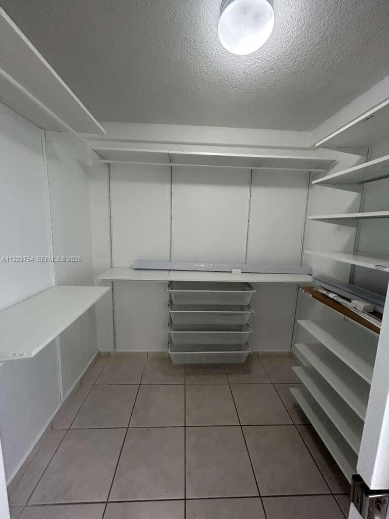 DORAL PK CO CLUB VILLAS C - Residential Lease
