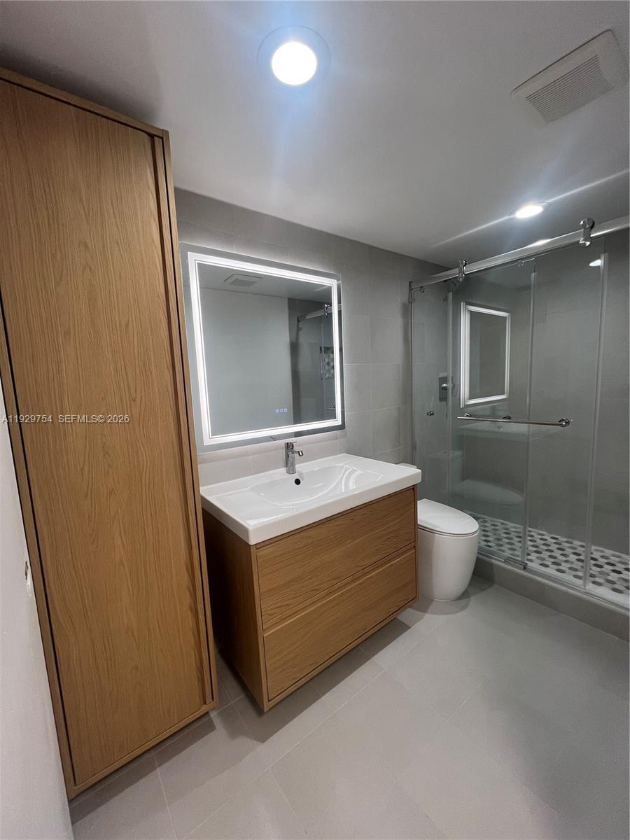 DORAL PK CO CLUB VILLAS C - Residential Lease
