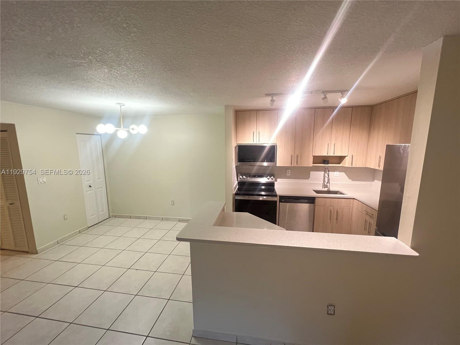 DORAL PK CO CLUB VILLAS C - Residential Lease