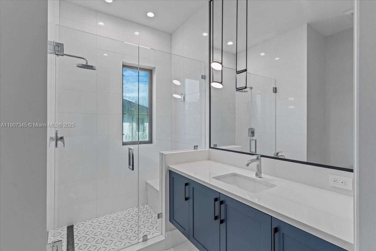 OAKRIDGE ESTATES SEC 3 - Residential