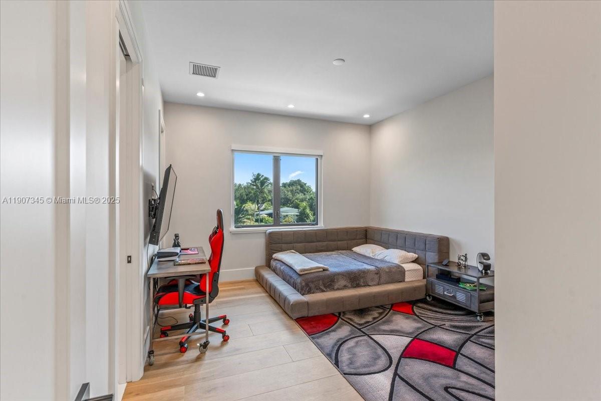 OAKRIDGE ESTATES SEC 3 - Residential