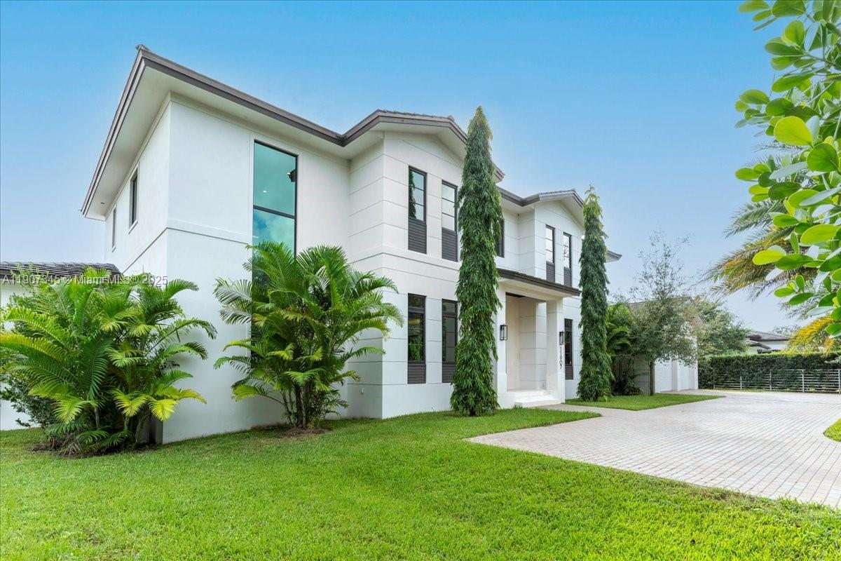 OAKRIDGE ESTATES SEC 3 - Residential