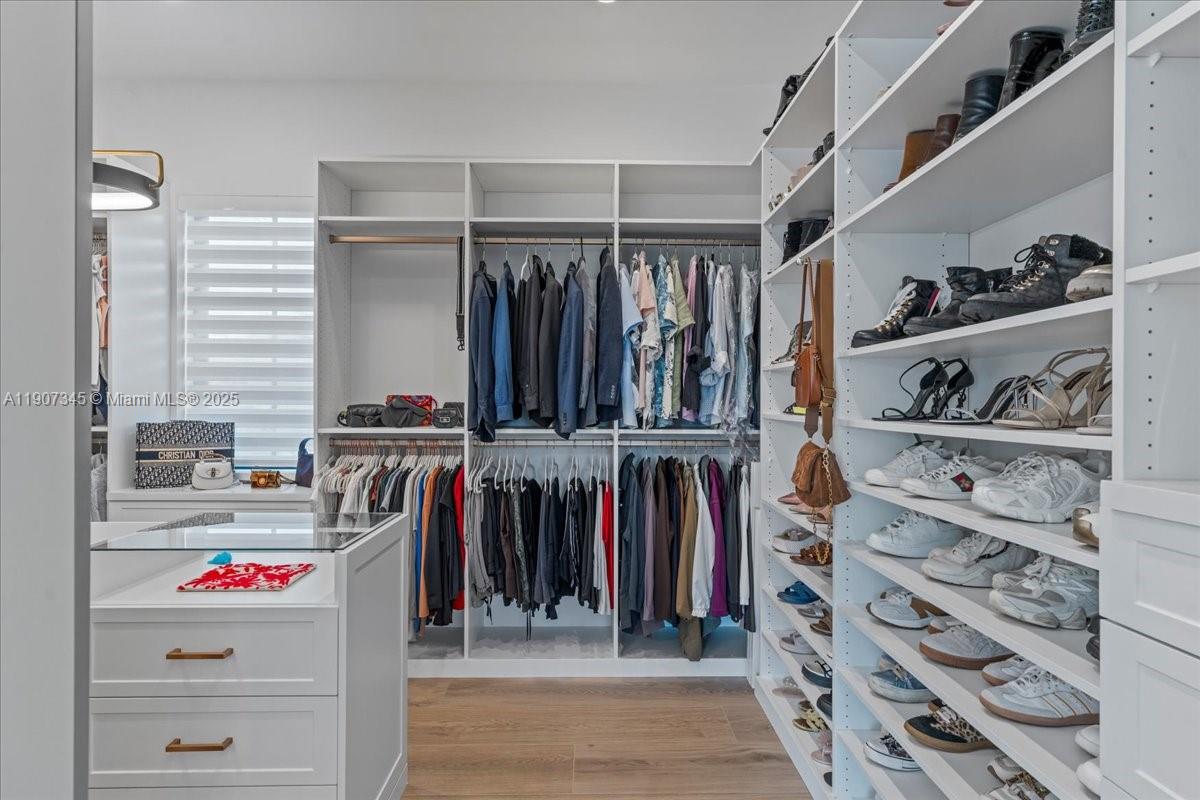 OAKRIDGE ESTATES SEC 3 - Residential