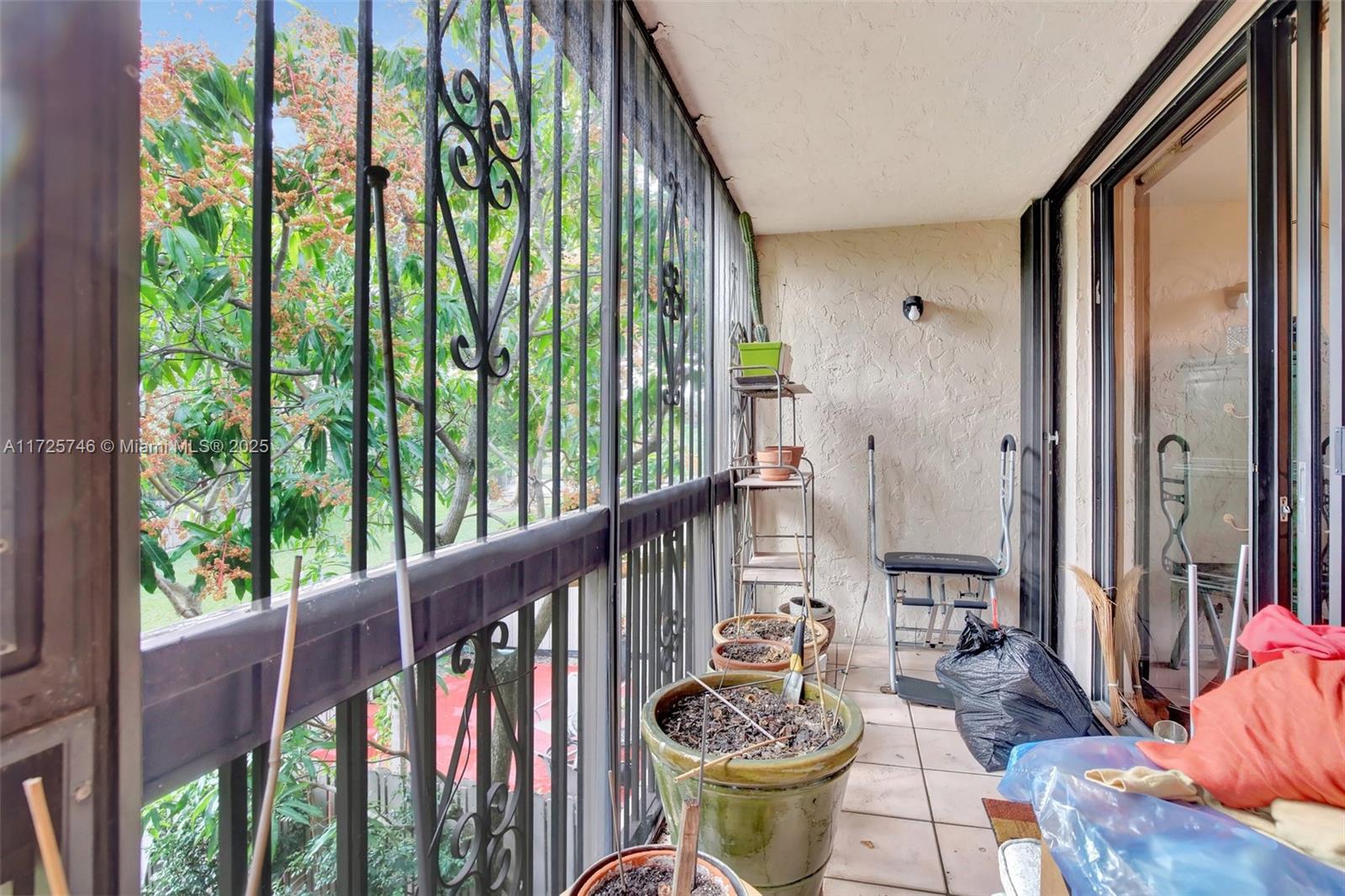 TOWNHOUSES OF THE CALIF C - Residential