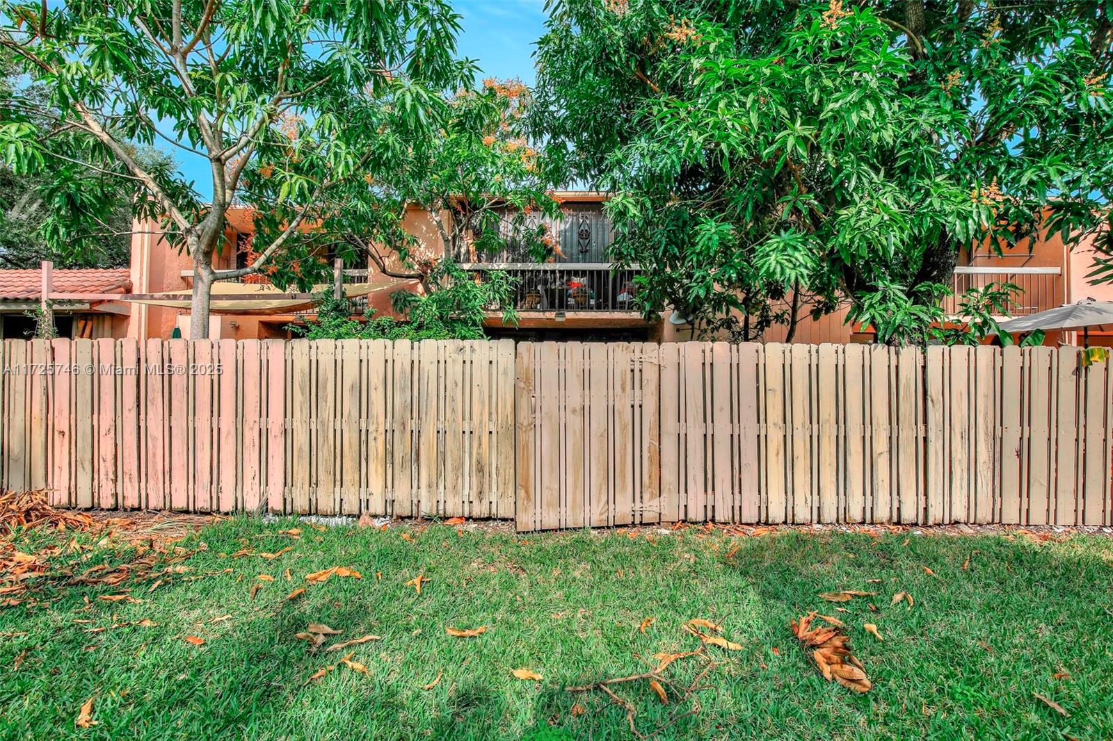 TOWNHOUSES OF THE CALIF C - Residential