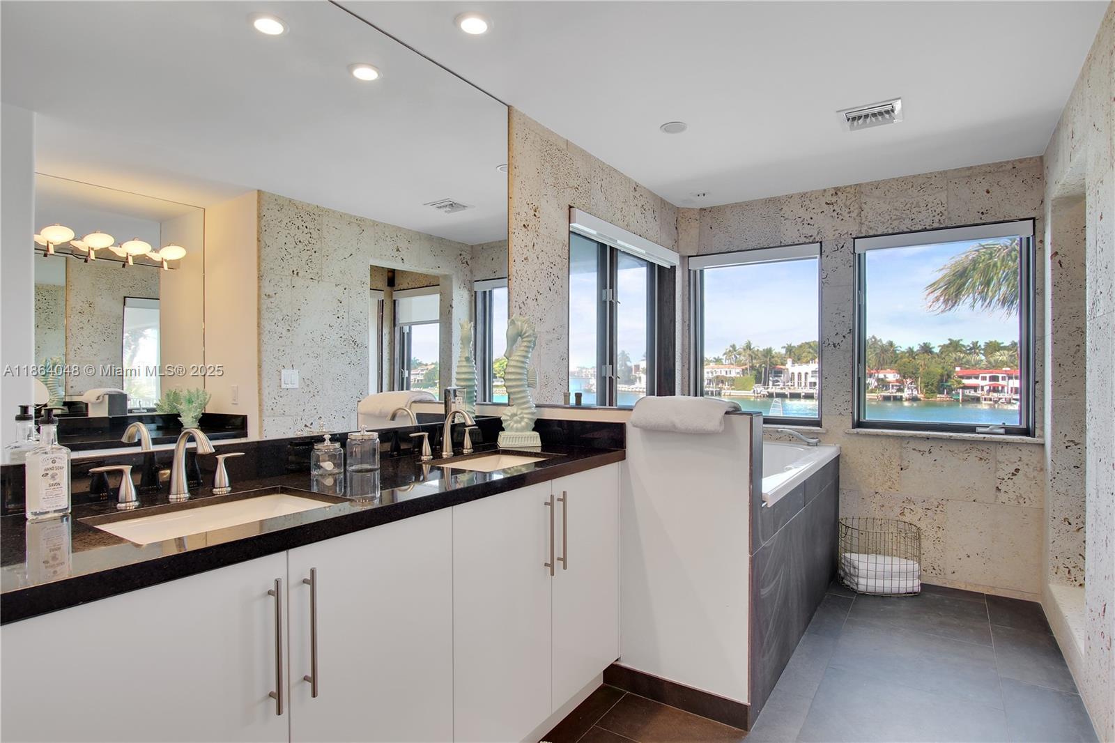 Palm Island - Residential Lease