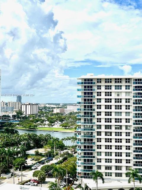 TIDES ON HOLLYWOOD BEACH - Residential