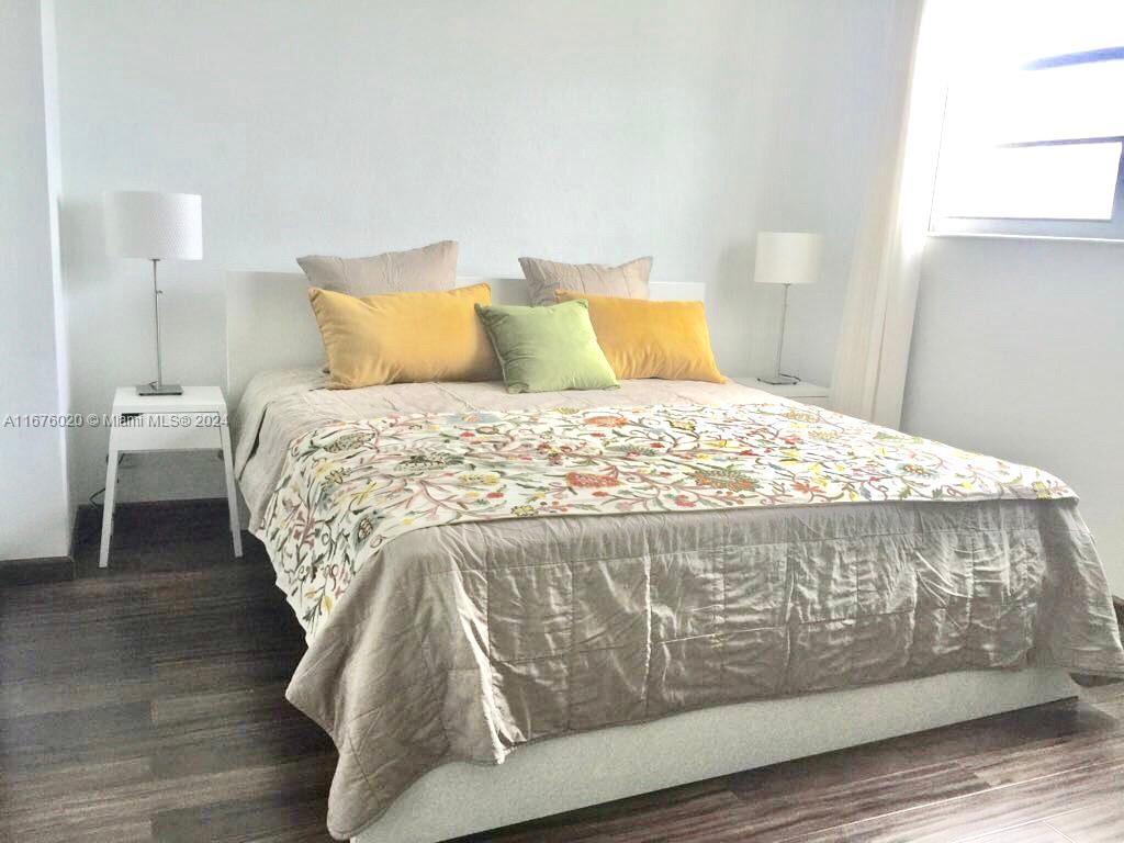 TIDES ON HOLLYWOOD BEACH - Residential