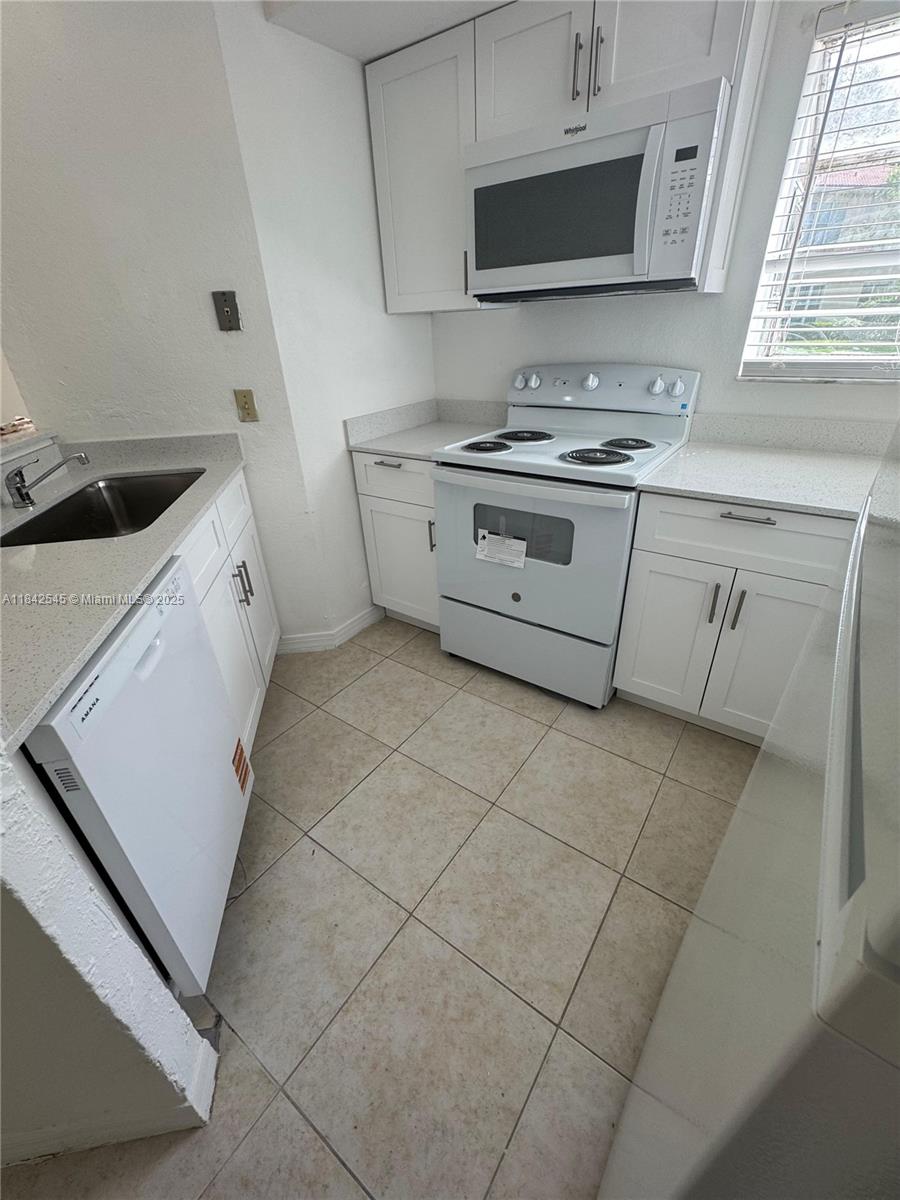 3400 N Pinewalk Dr N 911