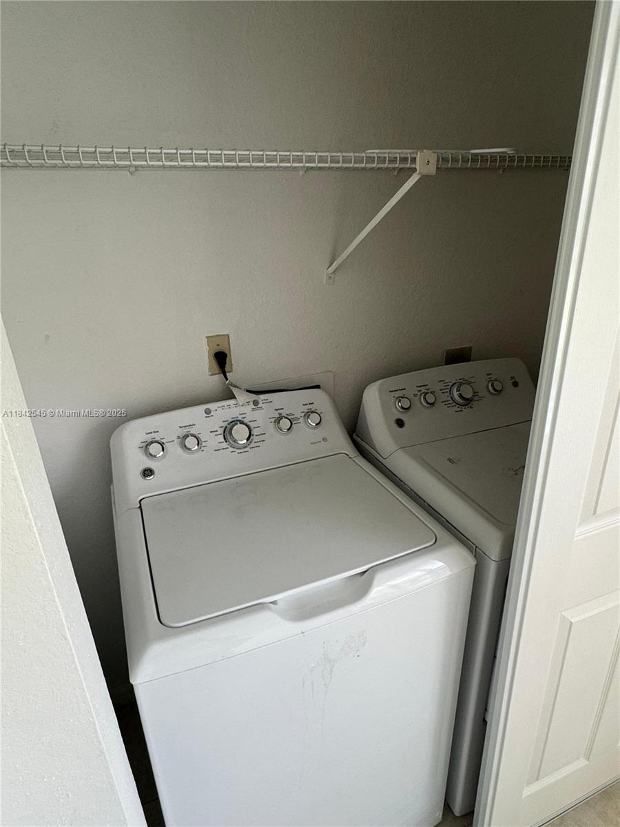 BEAUTIFUL FIRST FLOOR CONDO WITH SERENE GOLF COURSE VIEW, THIS BRIGHT AND AIRY UNIT FEATURES A FULLY RENOVATED KITCHEN AND BATHROOM, FRESH PAINT THROUGHOUT, AND ABUDANT NATURAL LIGHT. ENJOY EASY ACCESS WITH NO STAIRS, PEACEFUL SURROUNDINGS THAT MAKE THIS HOME MOVE-IN READY. IDEAL LOCATION NEAR SHOPTS, RESTAURANTS, AND MAJOR HIGHWAYS. WE PRESENT ALL OFFERS.