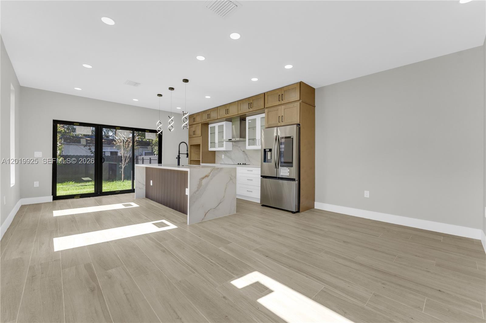 17TH AVE MANOR - Residential