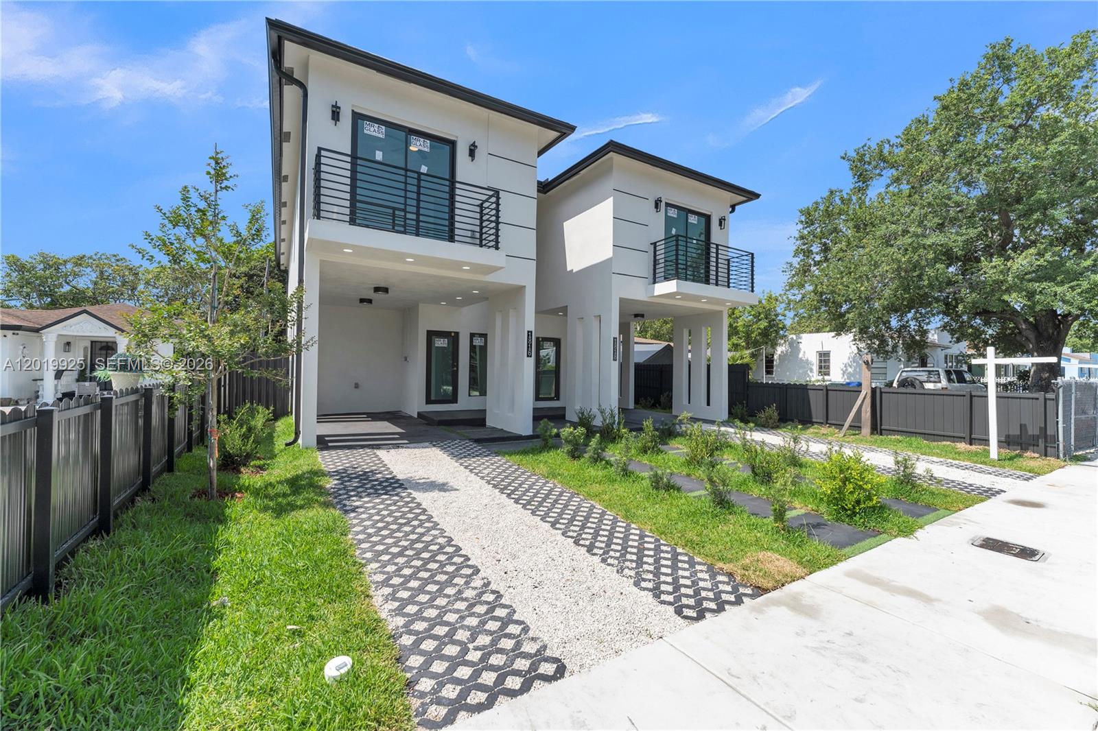 17TH AVE MANOR - Residential