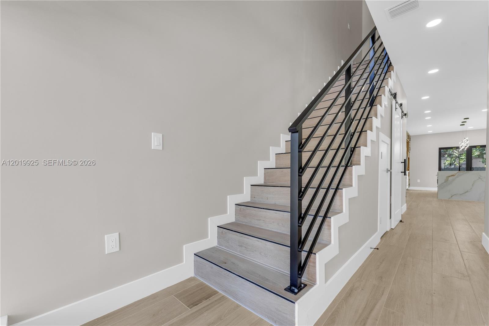 17TH AVE MANOR - Residential