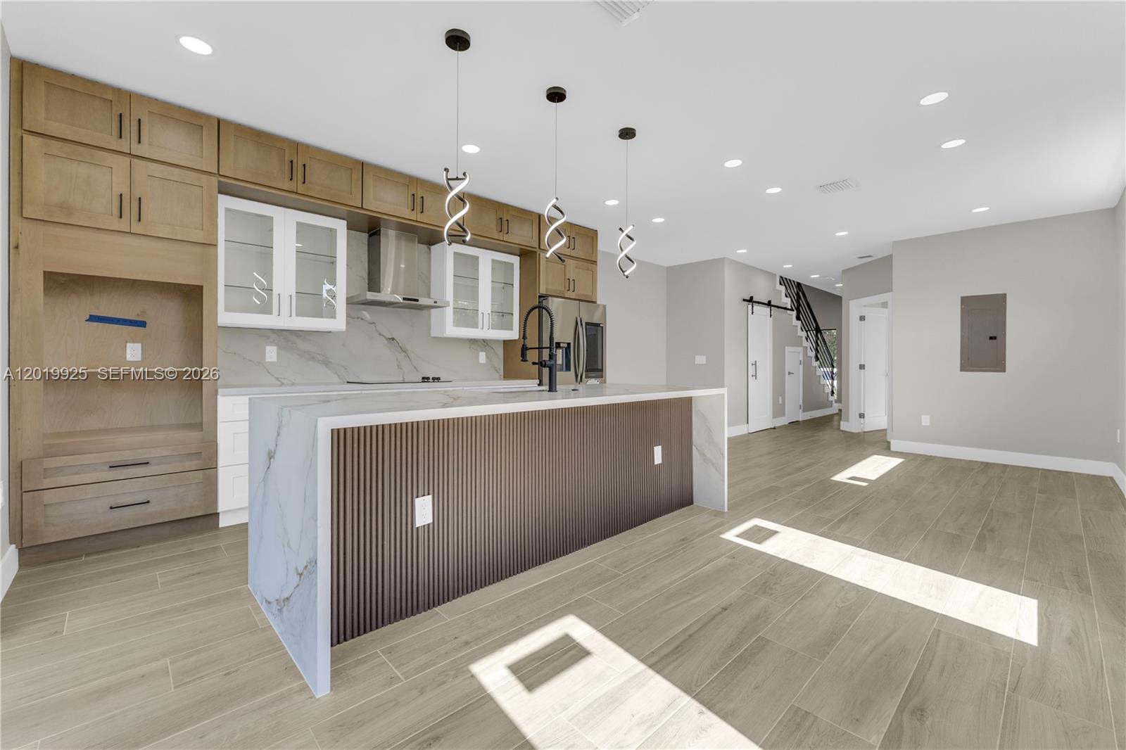 17TH AVE MANOR - Residential