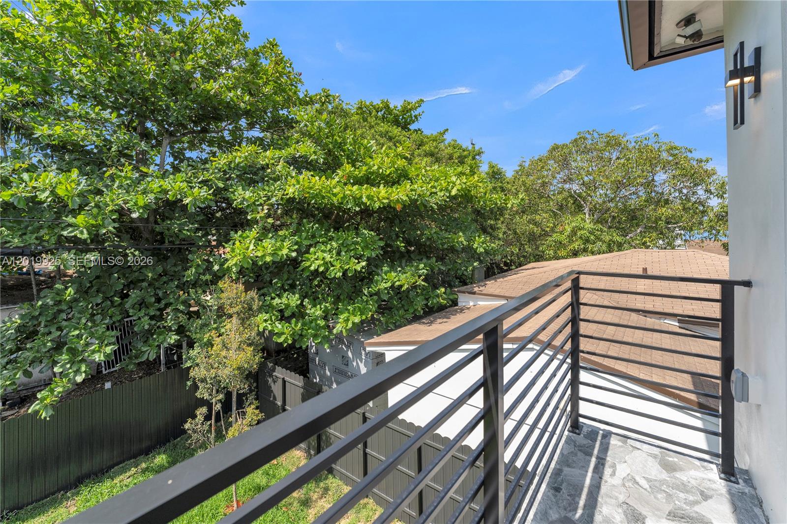 17TH AVE MANOR - Residential