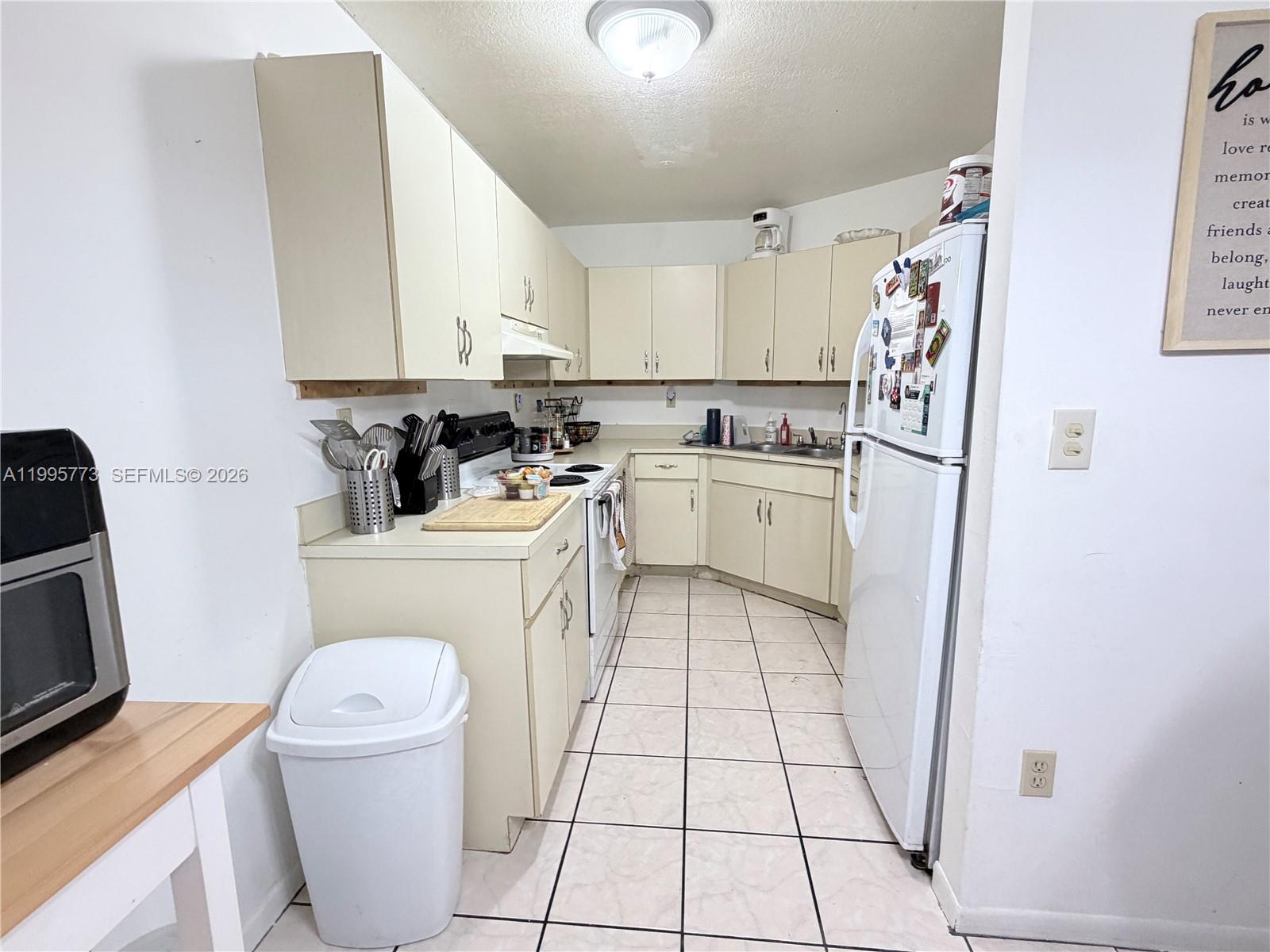 HOWARD PARK - Residential Lease