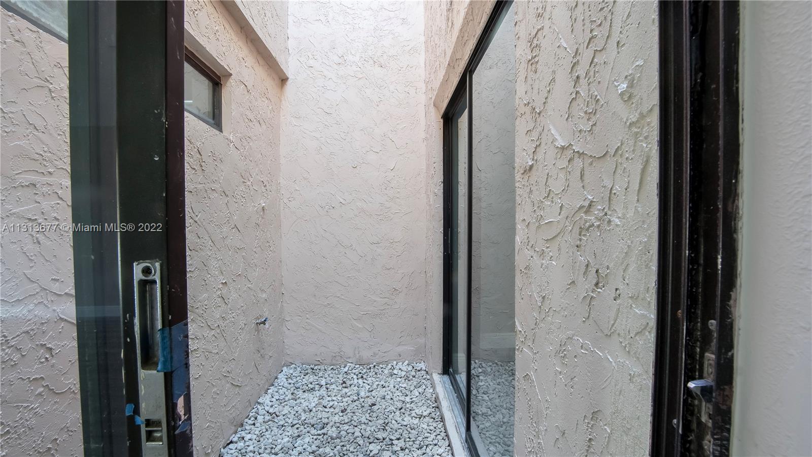 VILLAS OF PLANTATION - Residential
